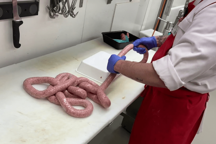 Como temperar linguiça