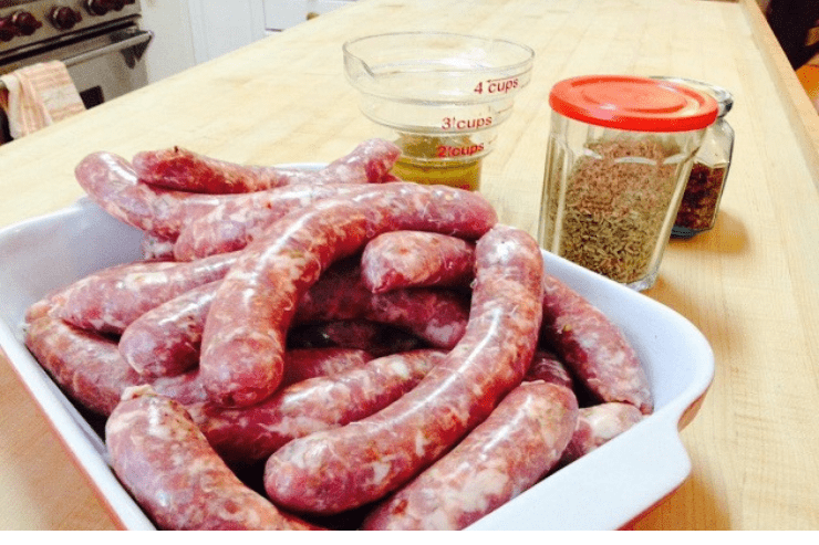 Como temperar linguiça