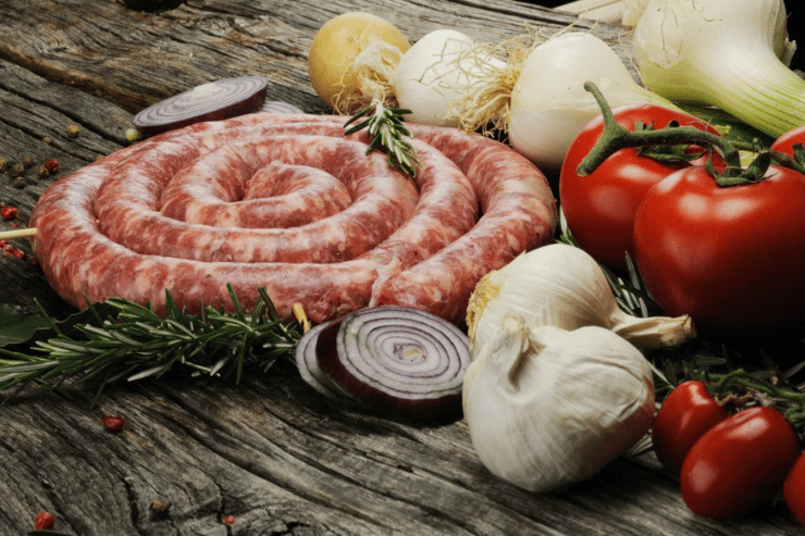 Como temperar linguiça