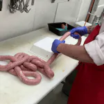 Como temperar linguiça